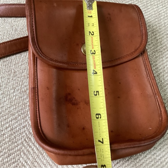Vintage COACH Crossbody bag. Perfect for phone, wallet, lipstick . - Picture 5 of 5